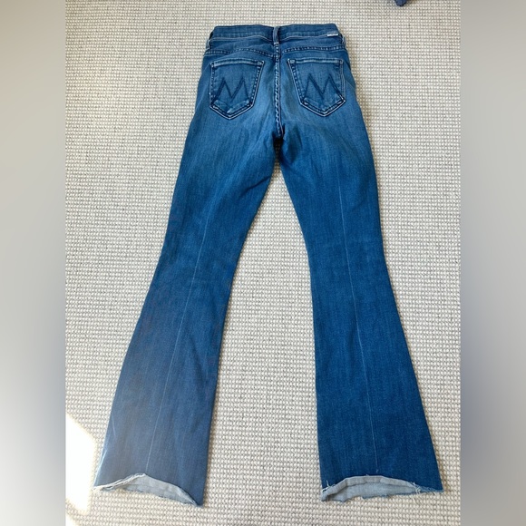 Woman’s Mother Jeans - Picture 3 of 5